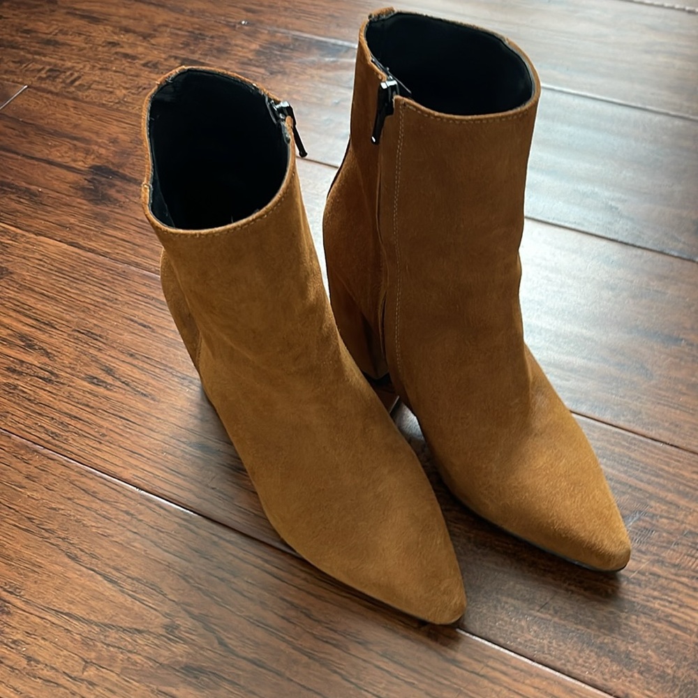 ATELIERS suede bootie